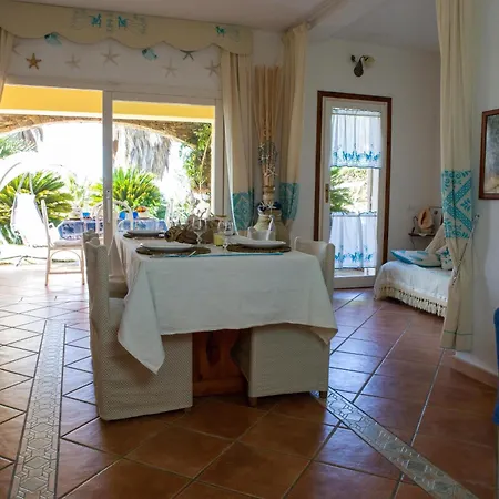 Villa Baia - Seaside Peaceful Luxury With Garden In Sardinia - 300 Mt Beach&sea - Relax, Privacy & Full Comfort Torre Dei Corsari