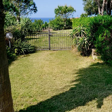 Baia - Seaside Peaceful Luxury With Garden In Sardinia - 300 Mt Beach&sea - Relax, Privacy & Full Comfort فيلة