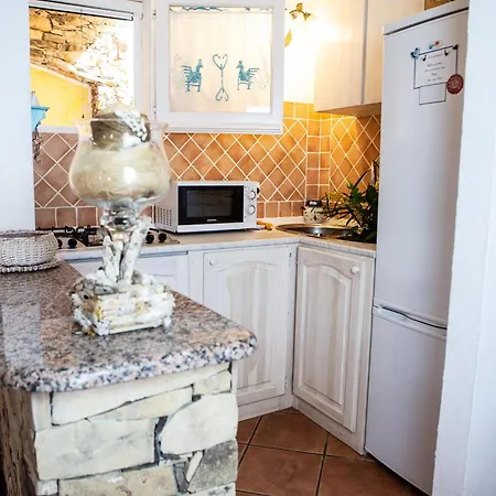 Baia - Seaside Peaceful Luxury With Garden In Sardinia - 300 Mt Beach&sea - Relax, Privacy & Full Comfort فيلة *