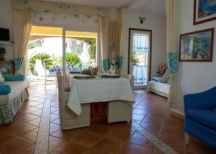 Willa Baia - Seaside Peaceful Luxury With Garden In Sardinia - 300 Mt Beach&sea - Relax, Privacy & Full Comfort Torre dei Corsari