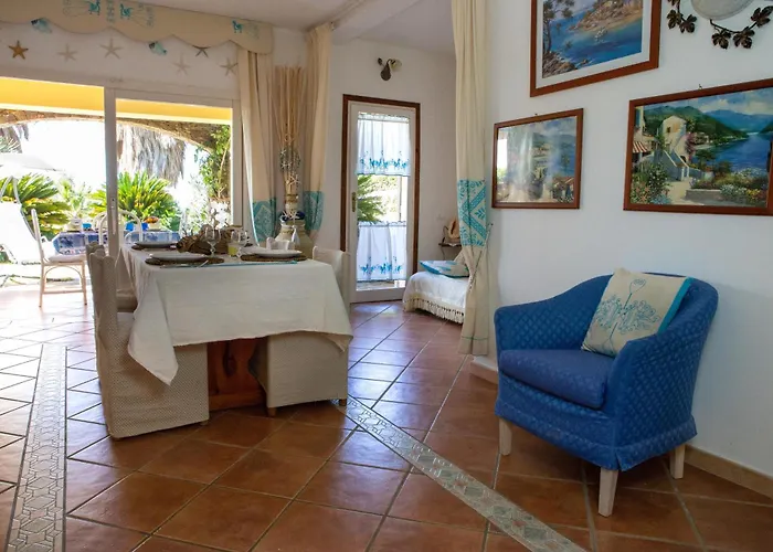 Willa Baia - Seaside Peaceful Luxury With Garden In Sardinia - 300 Mt Beach&sea - Relax, Privacy & Full Comfort