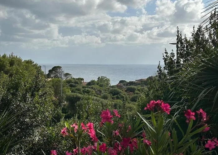Willa Baia - Seaside Peaceful Luxury With Garden In Sardinia - 300 Mt Beach&sea - Relax, Privacy & Full Comfort