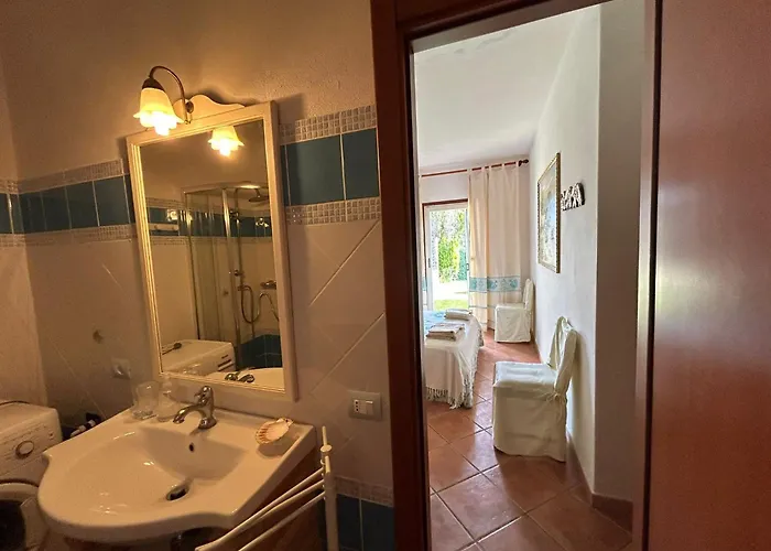 Willa Baia - Seaside Peaceful Luxury With Garden In Sardinia - 300 Mt Beach&sea - Relax, Privacy & Full Comfort