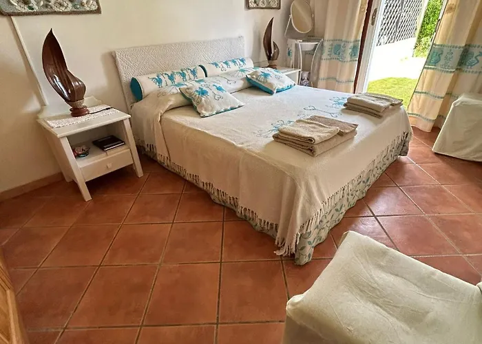 Willa Baia - Seaside Peaceful Luxury With Garden In Sardinia - 300 Mt Beach&sea - Relax, Privacy & Full Comfort Torre dei Corsari