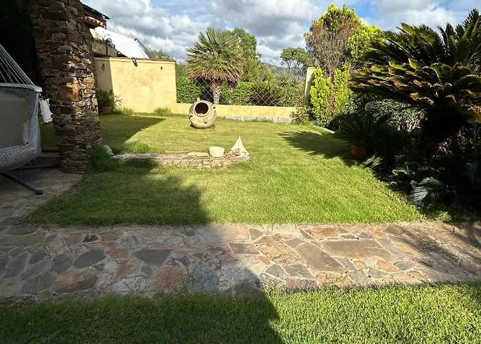 Willa Baia - Seaside Peaceful Luxury With Garden In Sardinia - 300 Mt Beach&sea - Relax, Privacy & Full Comfort *
