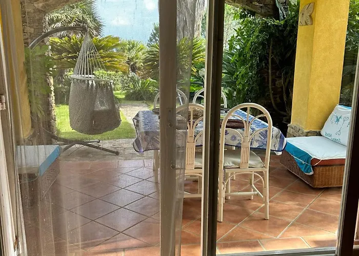 Willa Baia - Seaside Peaceful Luxury With Garden In Sardinia - 300 Mt Beach&sea - Relax, Privacy & Full Comfort